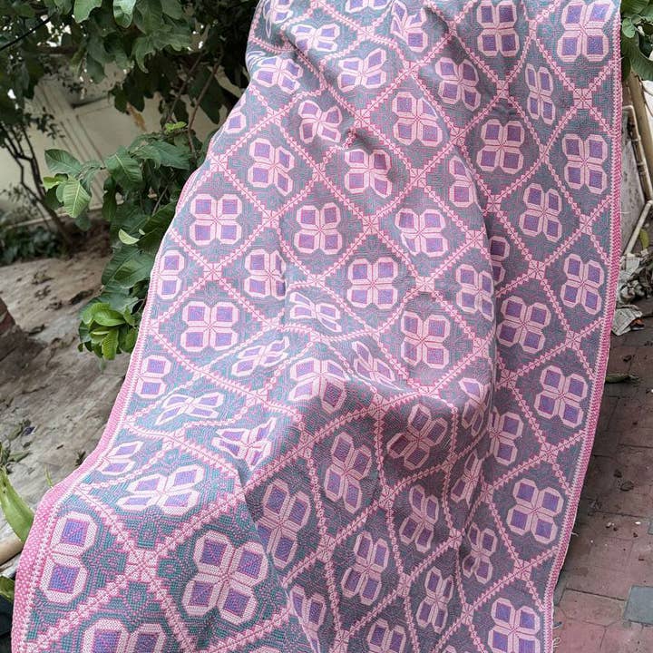 GYPSY STUDIO - Wholesale Area Rug - Ethical, Sustainable, and Stylish Timeless Elegance Room Rug2