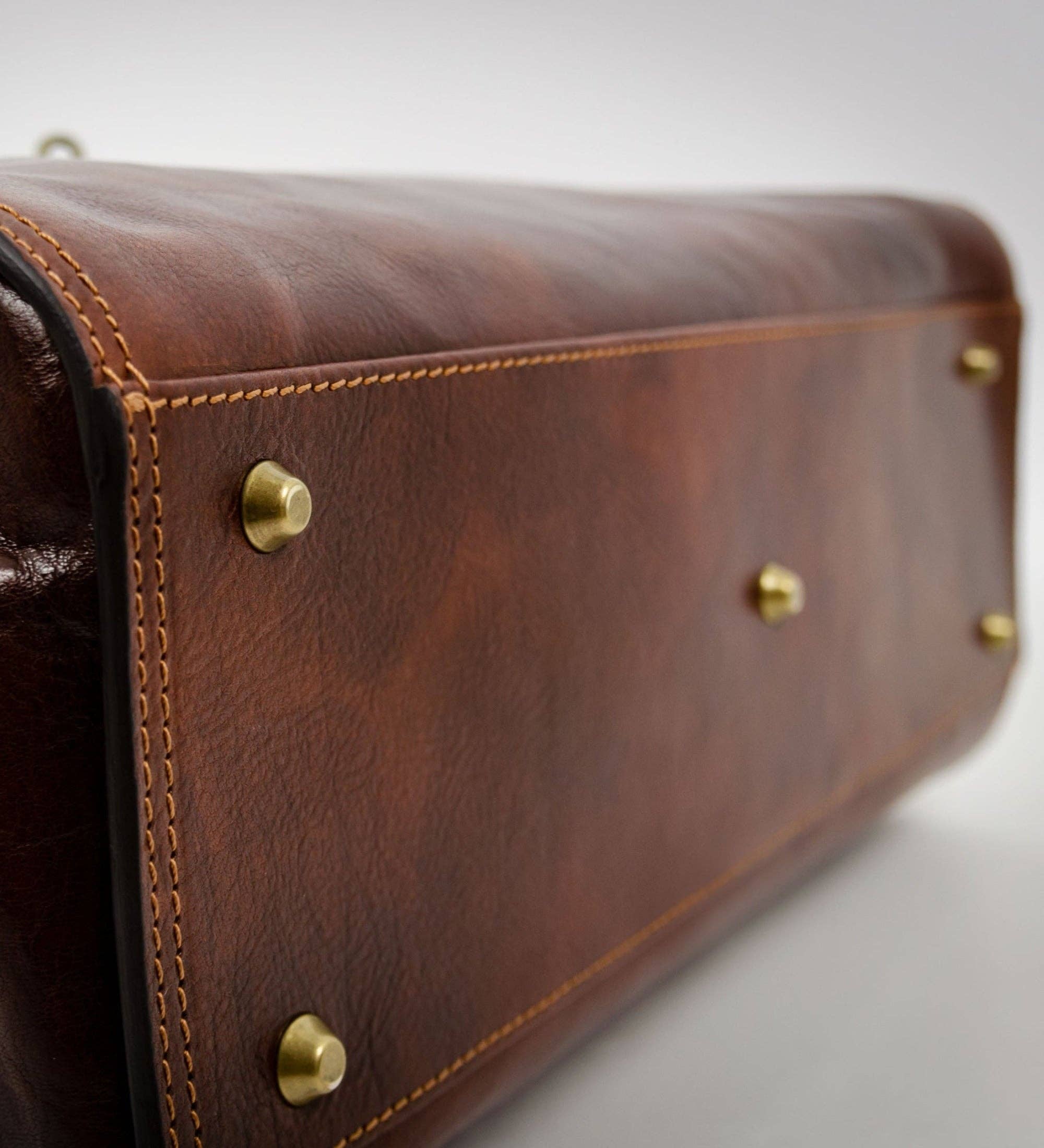 Time Resistance – Großhandel Aktentasche – Unisex – Große braune Arzt-Tasche aus Leder – Mrs Dalloway7