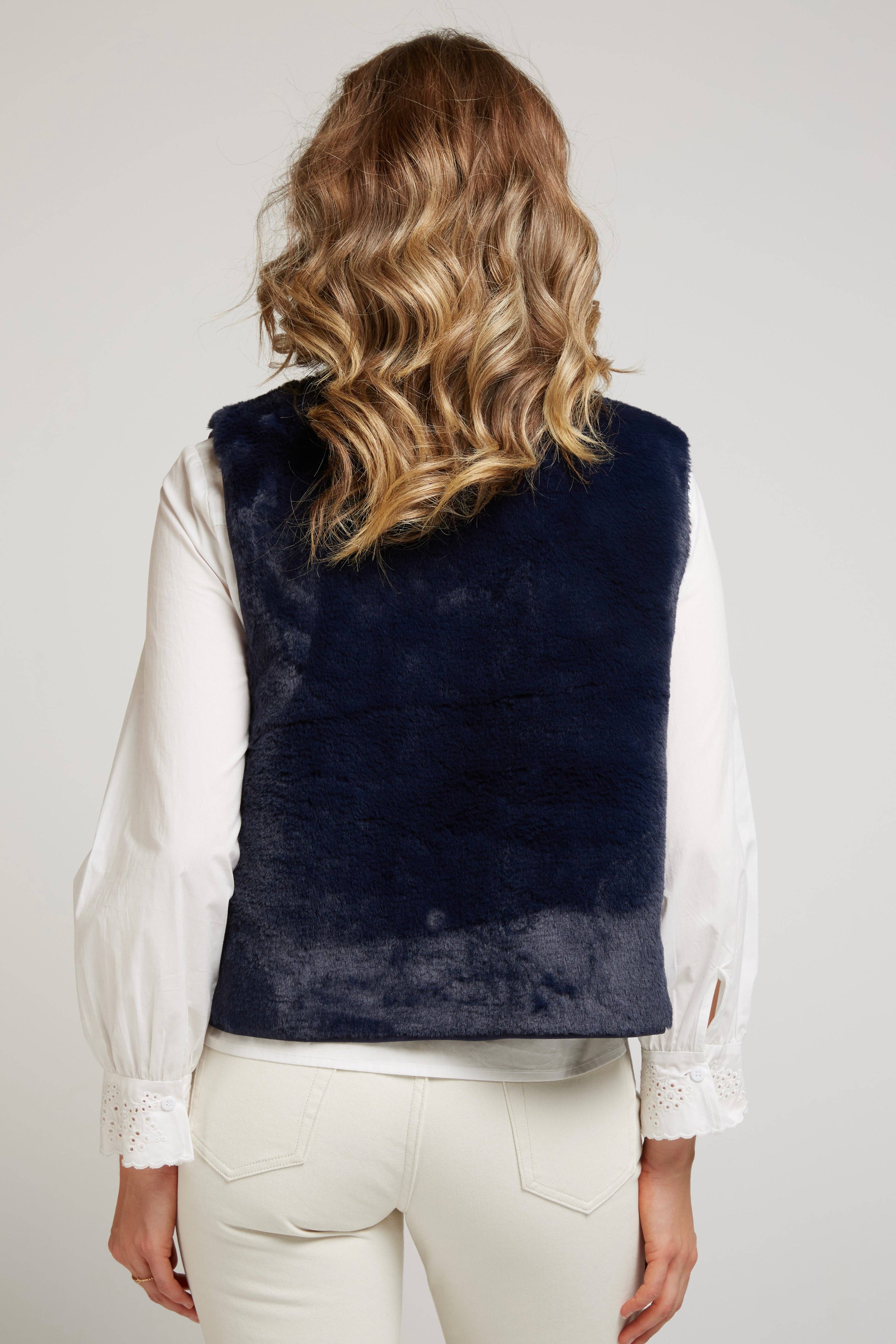 Andy & Lucy – Großhandel Strickjacke – Damen – GERALT - Wendejacke aus weichem Wildlederimitat8