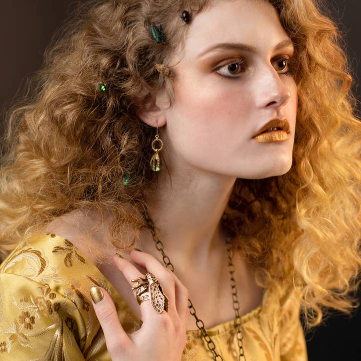 Trollbinde – Großhandel Cocktail-/Statement-Ring – „Lebender“ Zikaden-Ring: Amethyst-Stein