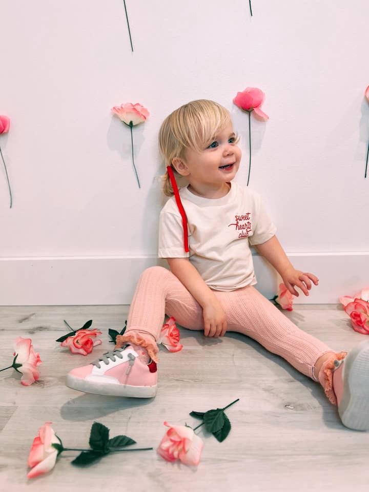 Sweet Heart Club grafisk t-shirt for engroshandel hos AK CLOTHING COMPANY, LLC