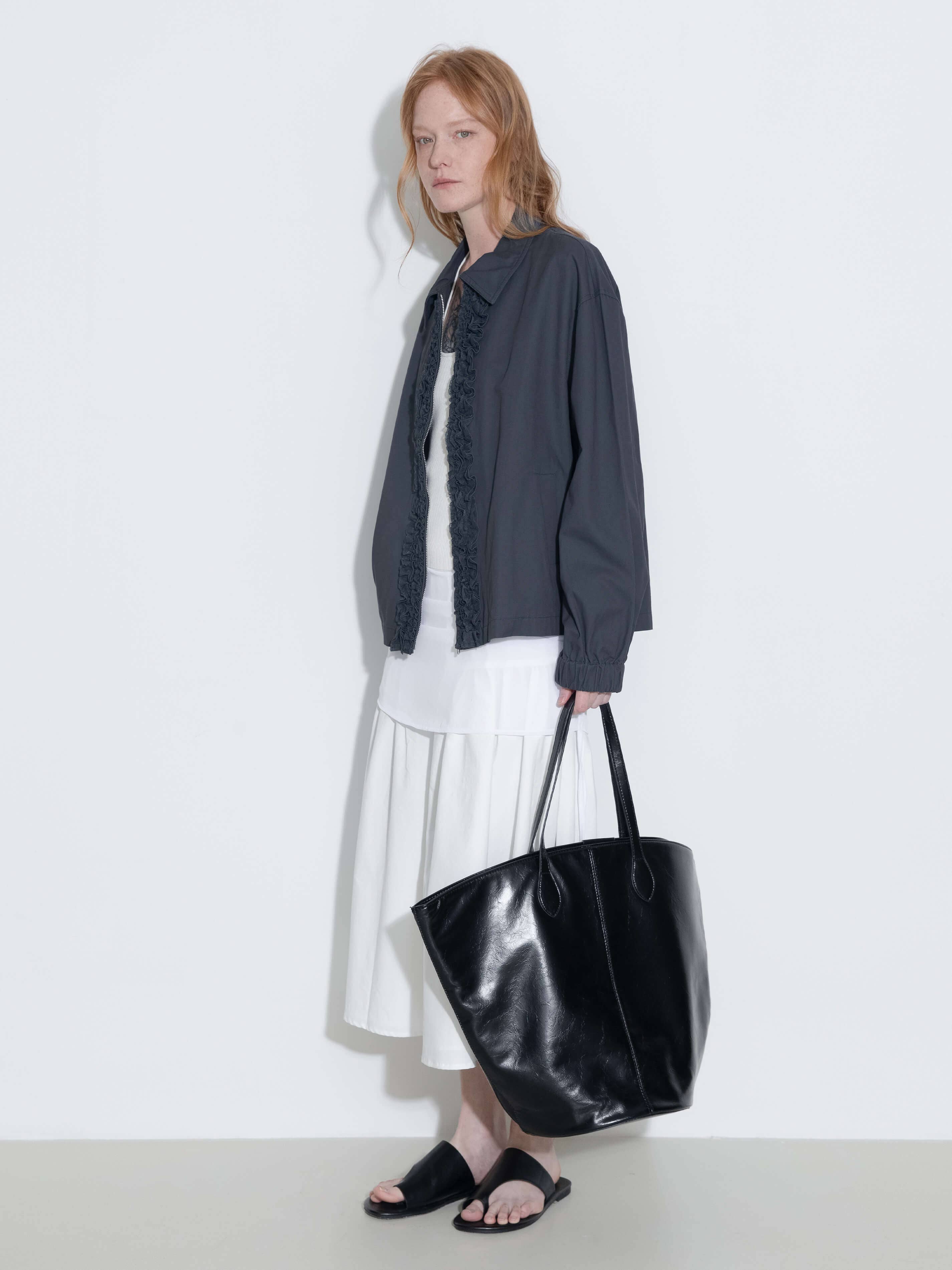 CUBIC – Engroshandel Jakke - Dame – Bomuldsjakke med flæser og lynlås samt elastiske ærmegab17