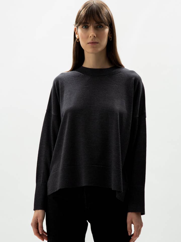 Lèmme - Wholesale Knit Sweater - Women's - Oversized crewneck pullover in extra fine merino wool17