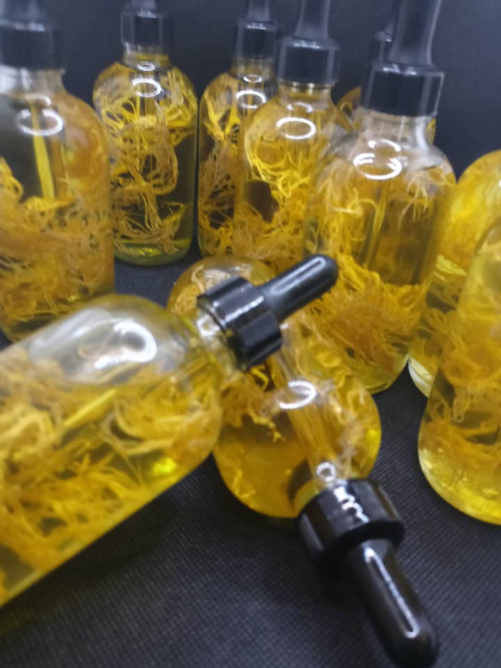 Golden Sea Moss Face Serum for wholesale by Soap perfection