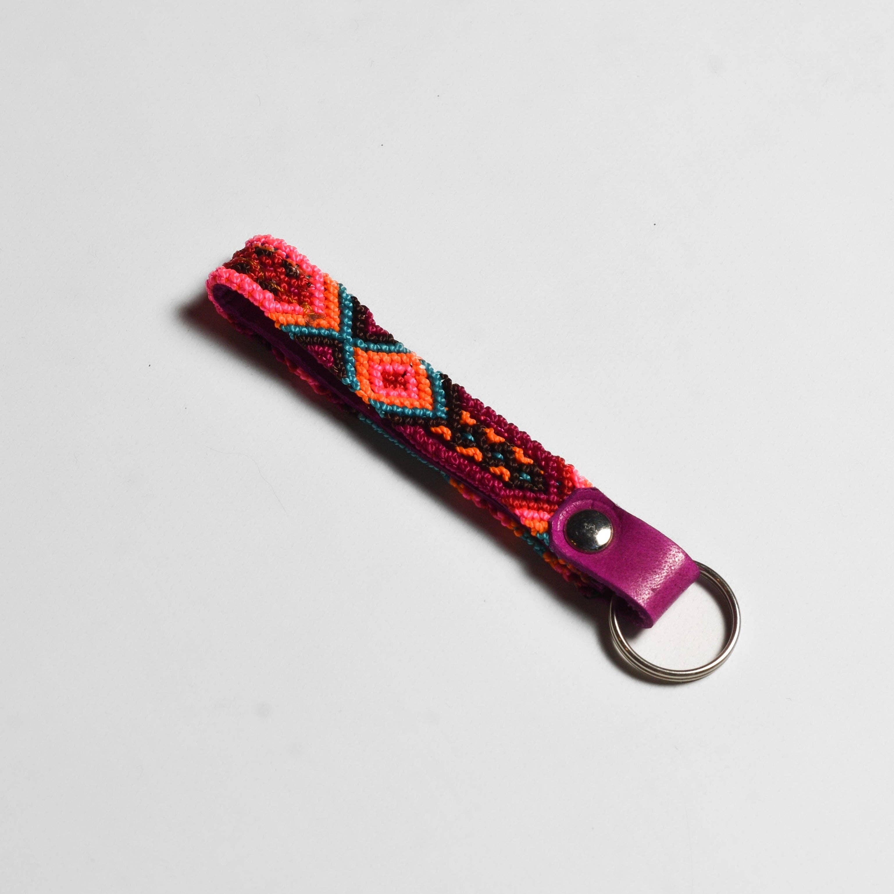 Lumily - Wholesale Keychain - Women's - Friendship Macrame Woven Leather Loop Key Chain - Mexico3