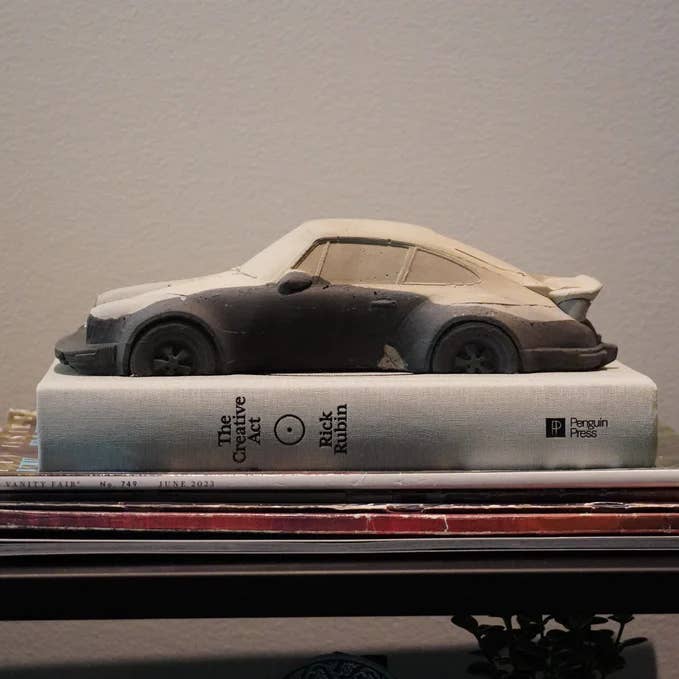 HonuSquare - Wholesale Decorative Tabletop Object - 1988 Porsche 911 Turbo Home Decor1