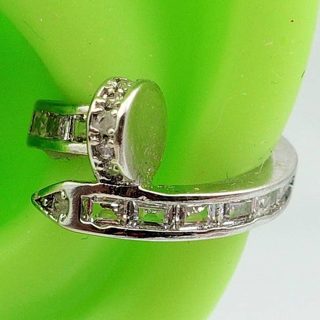 Enya EARCUFF ~Ohrringe aus Edelstahl mit Zirkonia-ohne Piercing für den Großhandel von Daemon srls