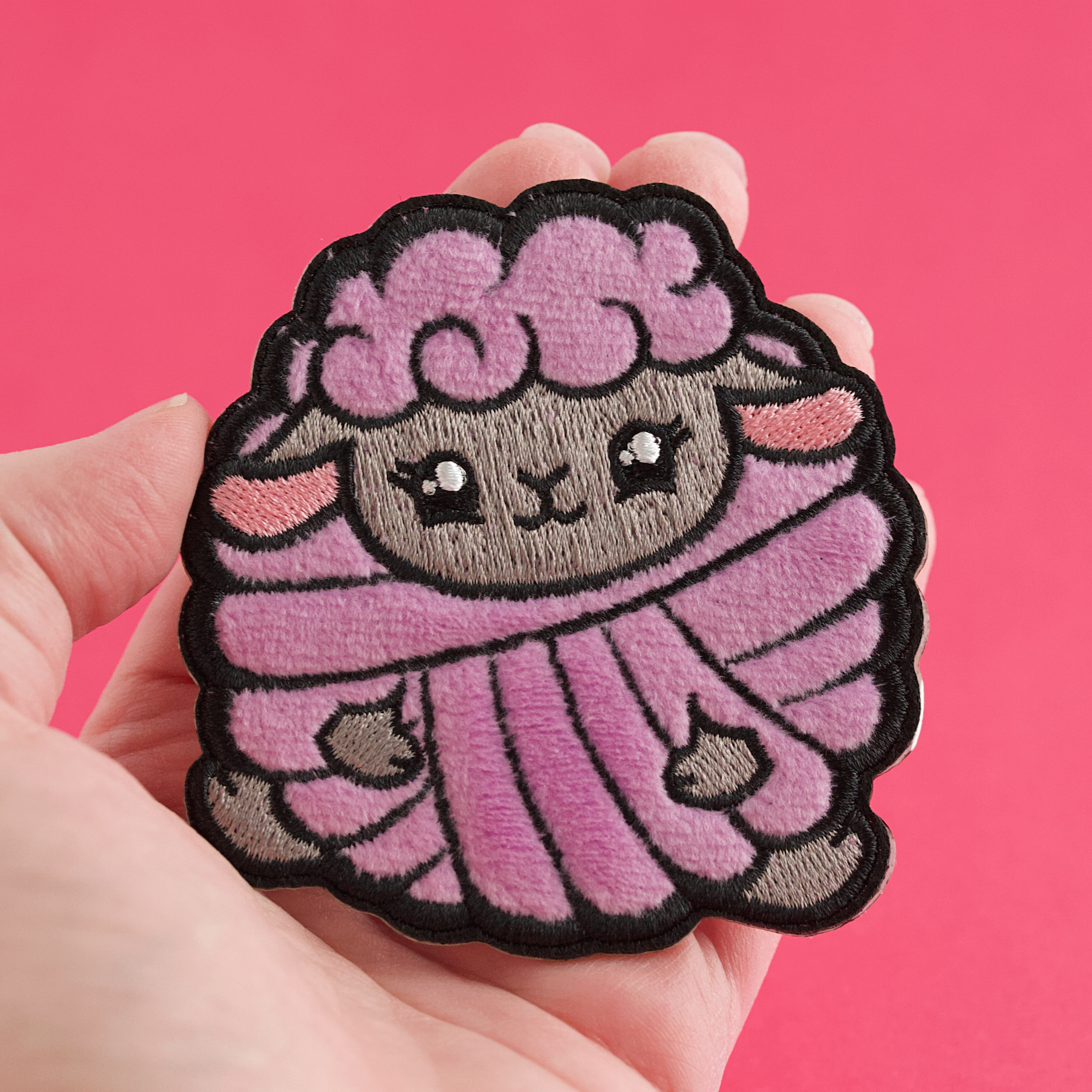 LuxCups Creative - Vendita all'ingrosso Toppe - Gomitolo di lana Baaa-ll Fuzzy Patch (IN VENDITA!)3