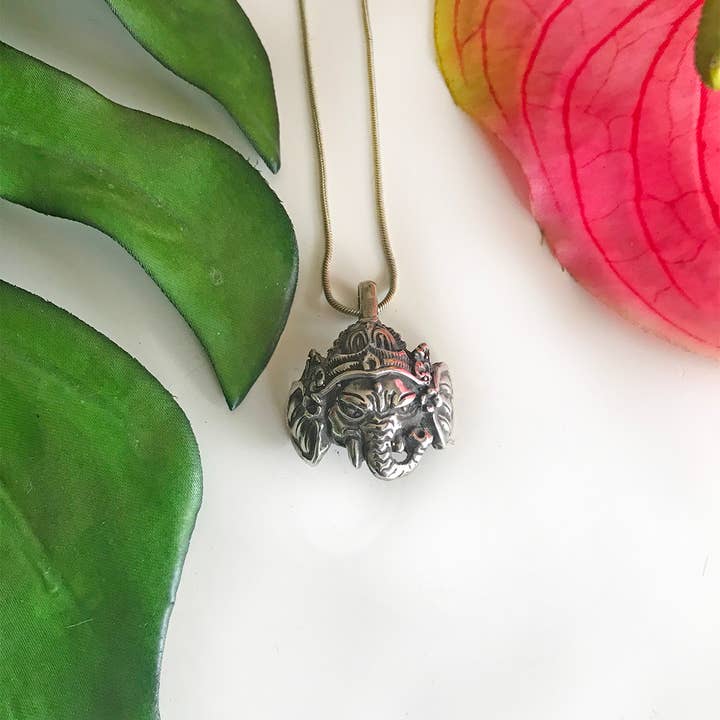 Collier Ganesha Bali pour la vente par Hi Octane | SilverBotanica