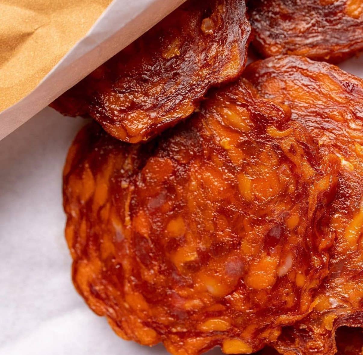 Charlito's Cocina – Engroshandel Salami – Salami Picante - Langtidsmodnet krydret salami med cognac, forskåret6