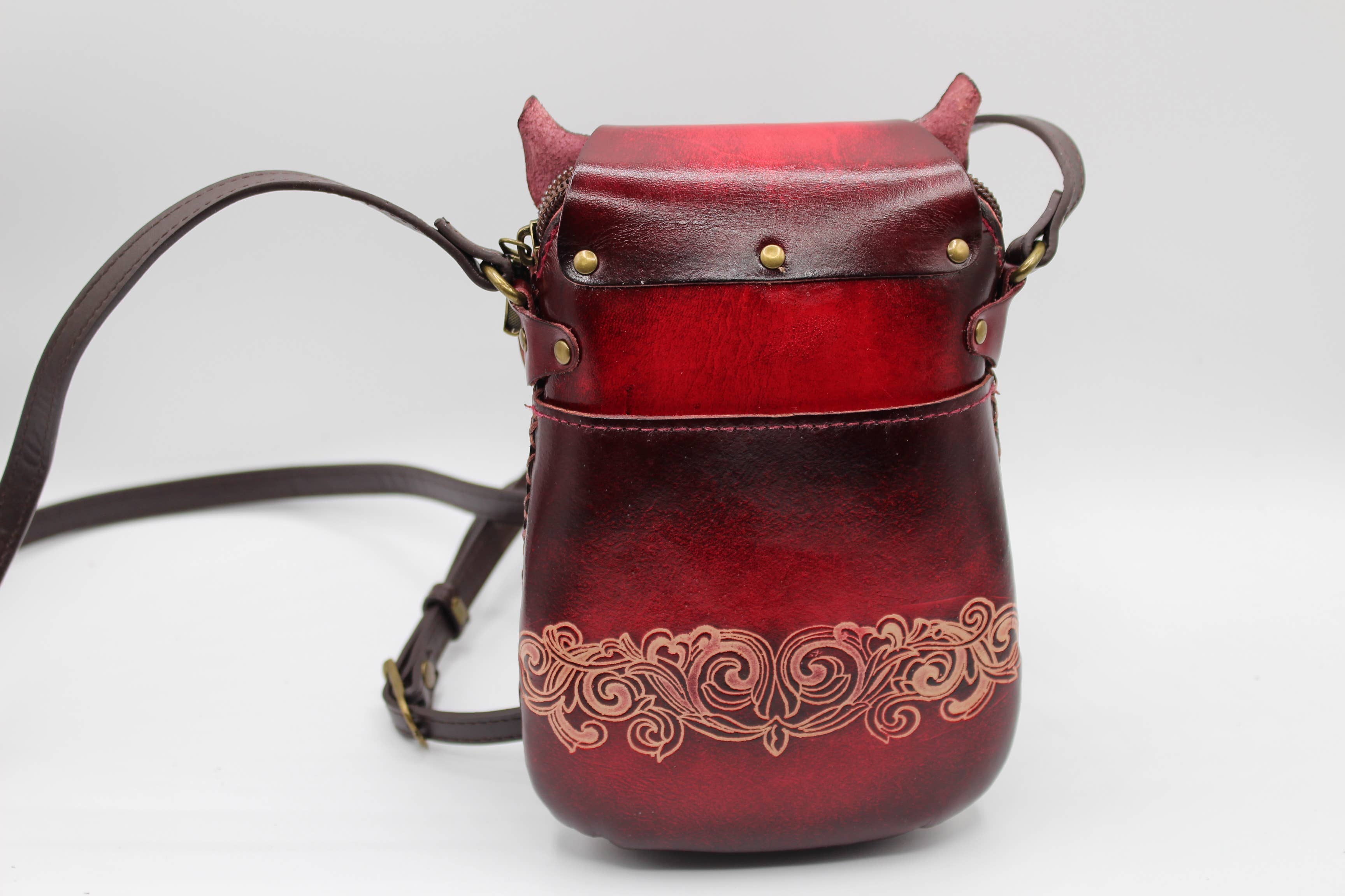 Sunflower Handmade leather inc – wholesale Crossbody bag – Women's – Leather red Fox Pouch purse handbag crossbody1