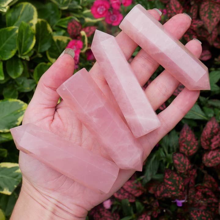 The Healing Sanctuary - Wholesale Spirituele steen/kristal - Rozenkwarts Kristaltorens - 1/2 Pond0