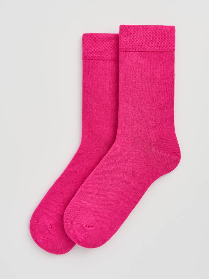 Dahlia Pink Bamboo Socks for wholesale by Pairs Socks