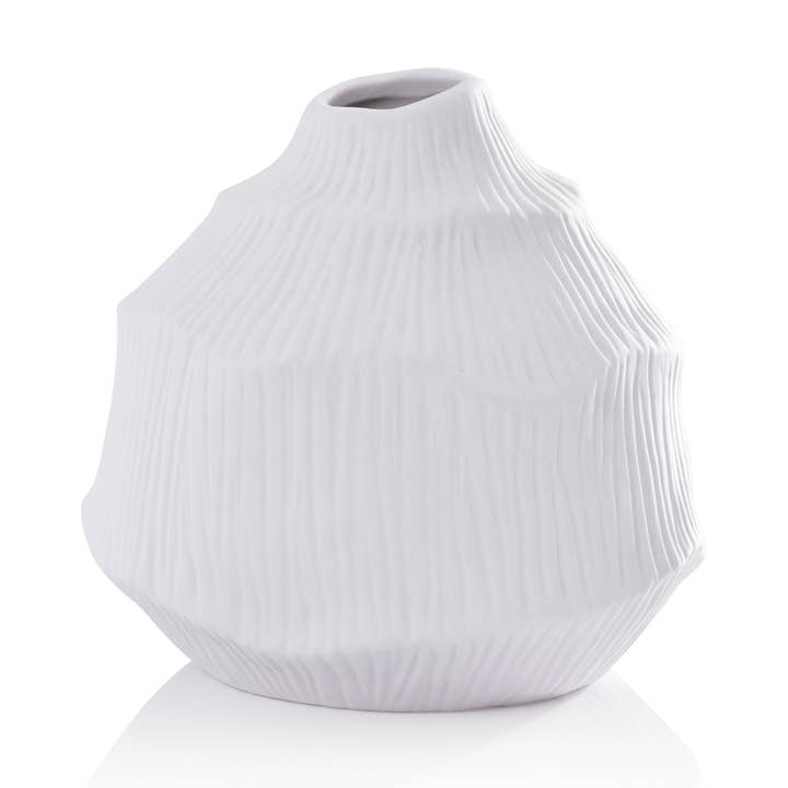 Vase en porcelaine blanc mat texturé pour la vente par Zodax