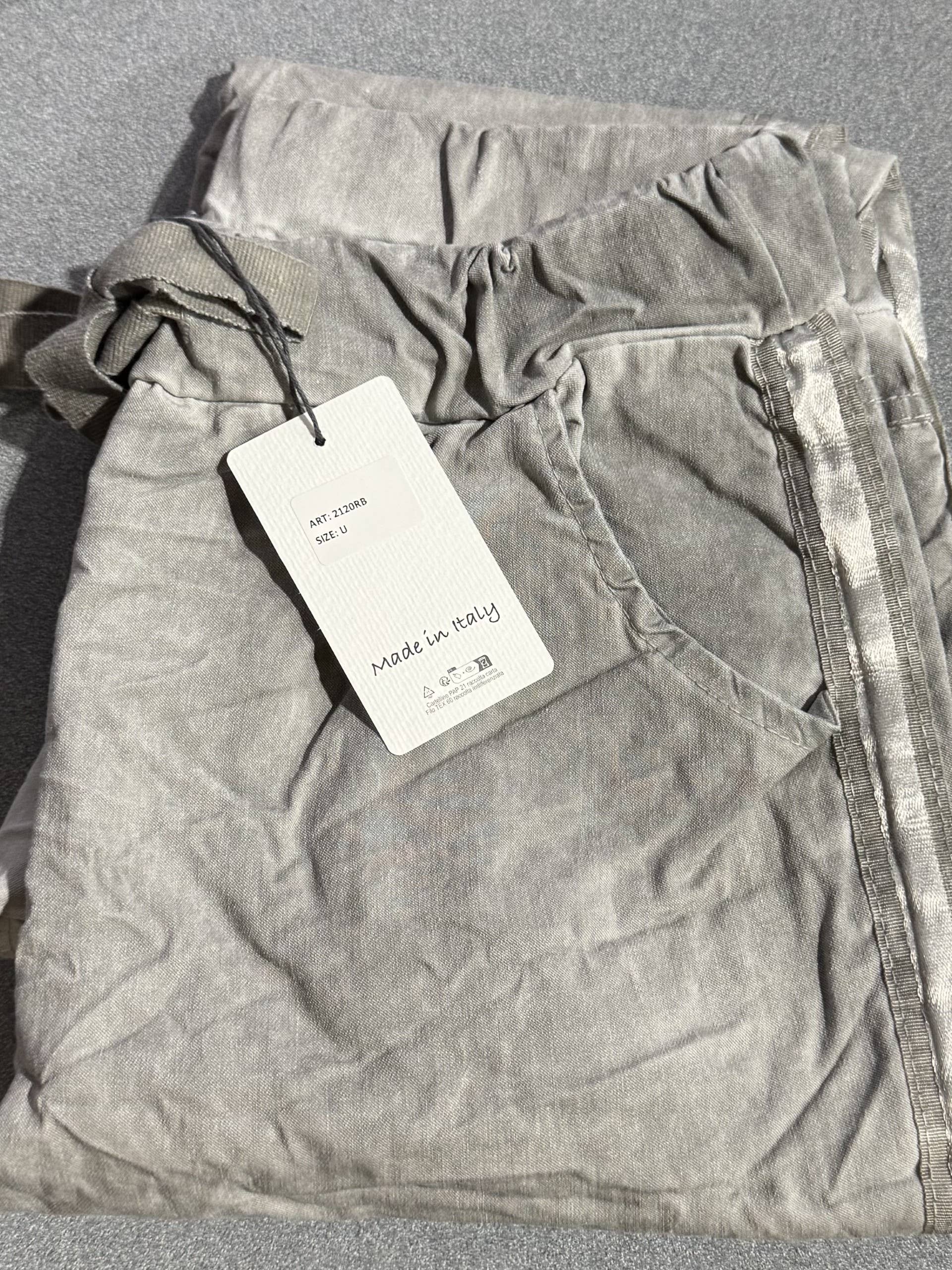 Dance in Paris – Calças - Mulher por atacado – Calças Elásticas com Quatro Bolsos e Acabamento Discreto em Veludo nas Laterais9