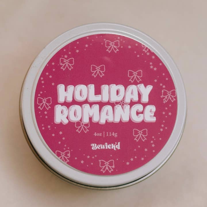 Bougie de 113g Romance de Vacances - Parfum de Luxe Inspiré par les Livres pour la vente par Bewick'd Studio