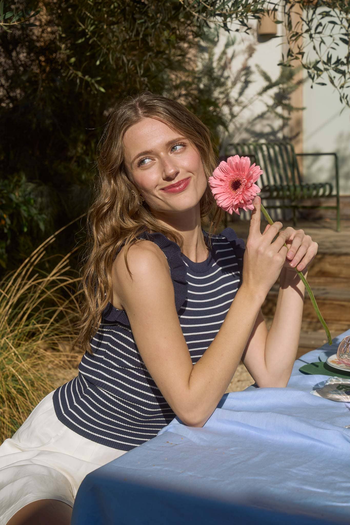 The Workshop Studio – wholesale Pullovertröja - Dam – RANDIG ÄRMLÖS TRÖJA MED VOLANGKANT8