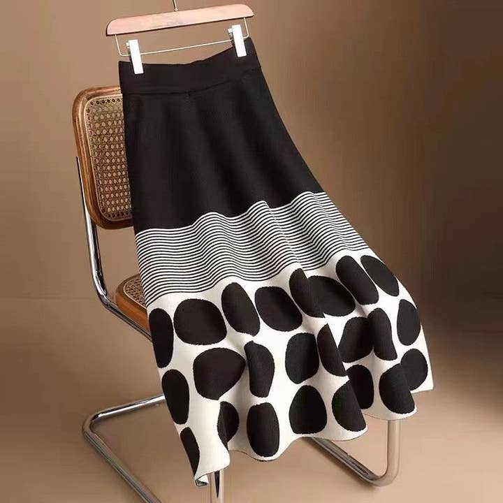 Jupe midi en tricot à rayures à pois pour la vente par UZ Wholesale Store