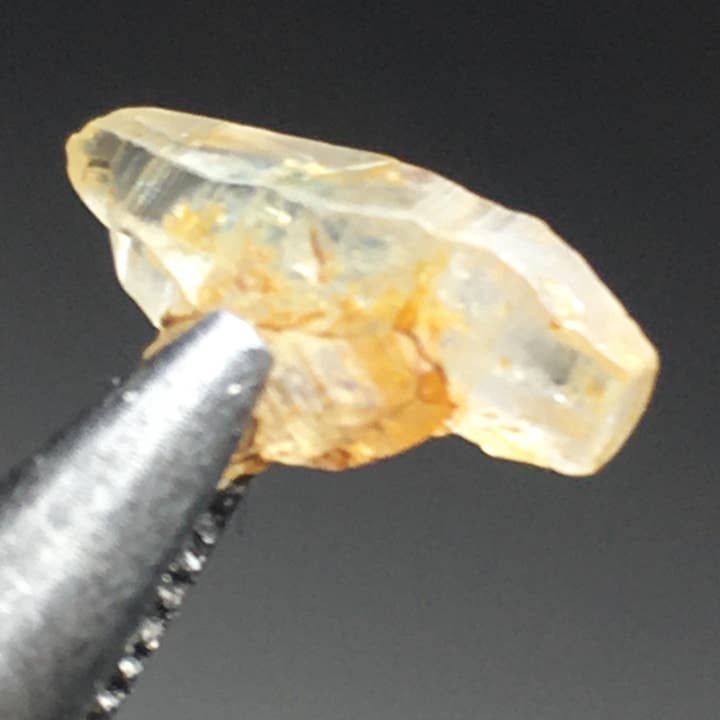 Gele saffier 2,26 ct voor wholesale door Wildheart Crystals