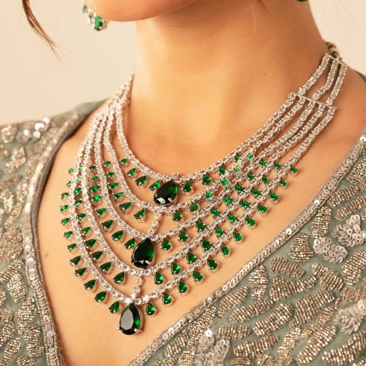 Vinnis Jewelry - Wholesale Jewelry Set - Emerald Green Multi-Layered Pearl Bridal Necklace Set with Maang Tikka & Earrings – Indian Wedding Jewelry