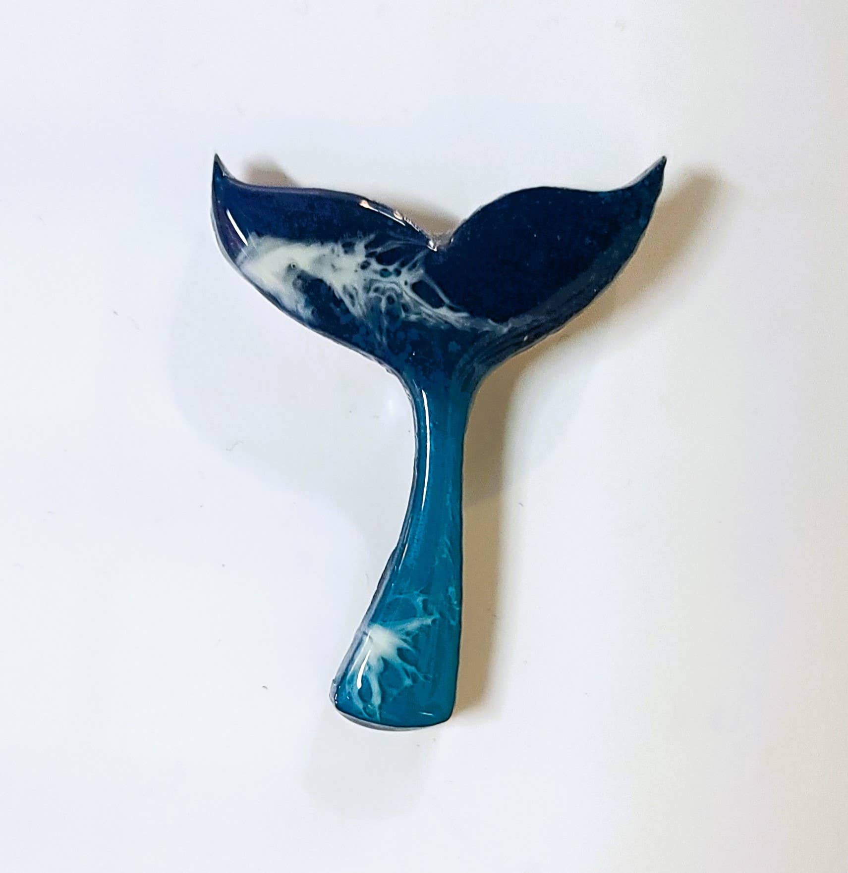 JEMS of the Sea – wholesale Magnet – Whale Tail Ocean Scene harts- och trämagneter1