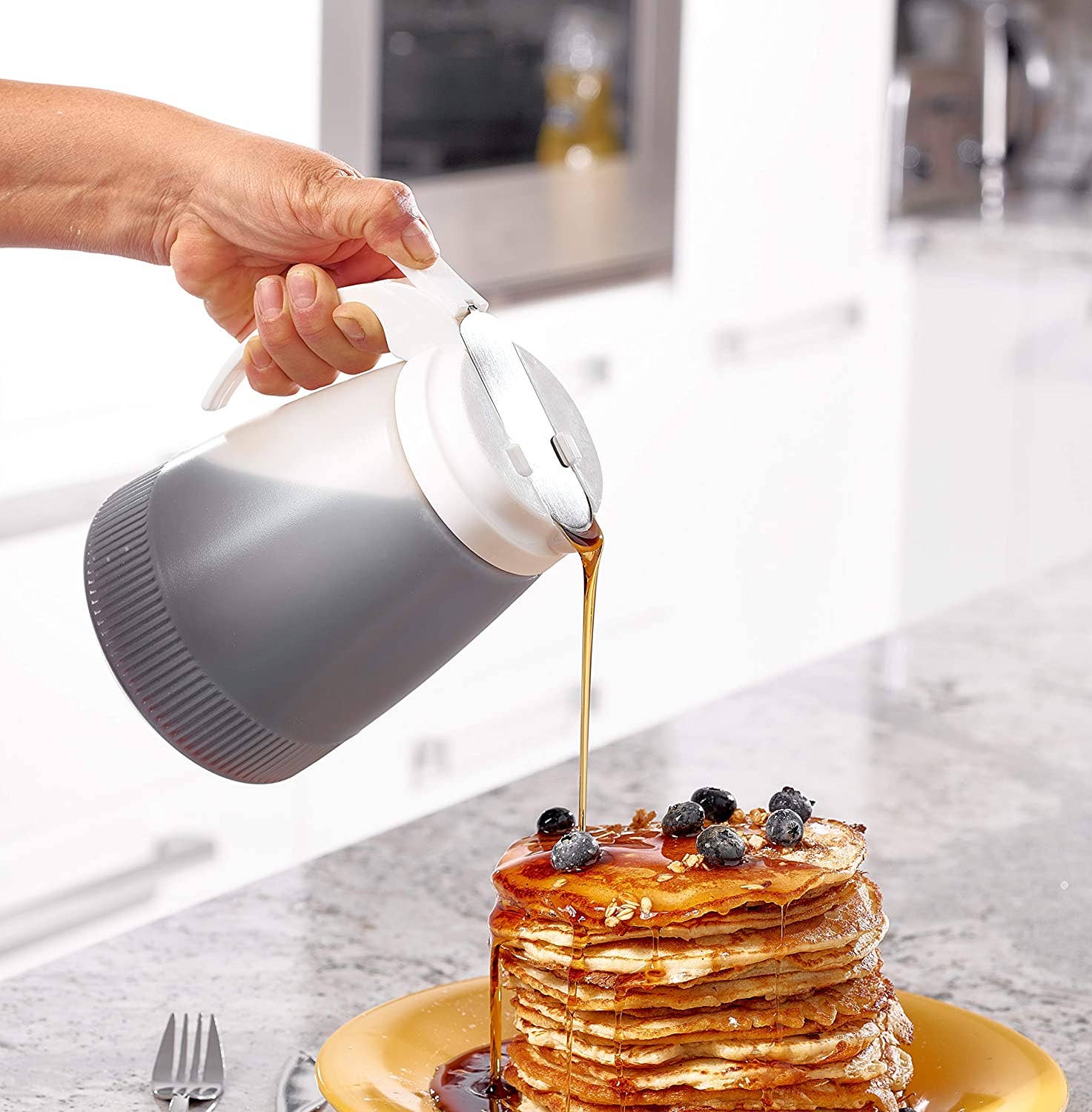 EcoQuality - Wholesale Oil/Vinegar Dispenser - 48Oz Plastic Syrup Dispenser with Plastic Lid and Stainless10