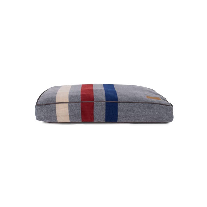 Carolina Pet Company - Wholesale Pet Bed - Dog - Pendleton Cabin Stripe Fleece Pet Napper0