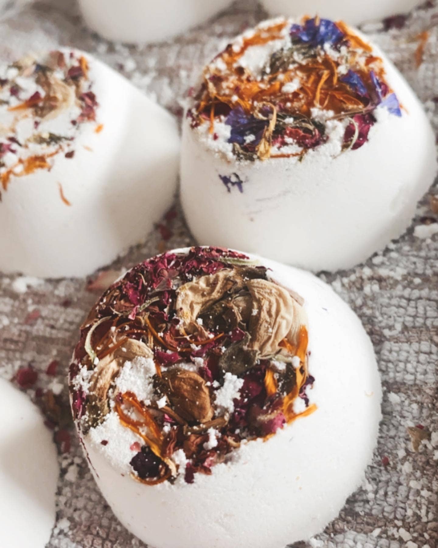 Andi Aesthetics - Wholesale Shower Steamer/Bomb - Eucalyptus Shower Steamers5