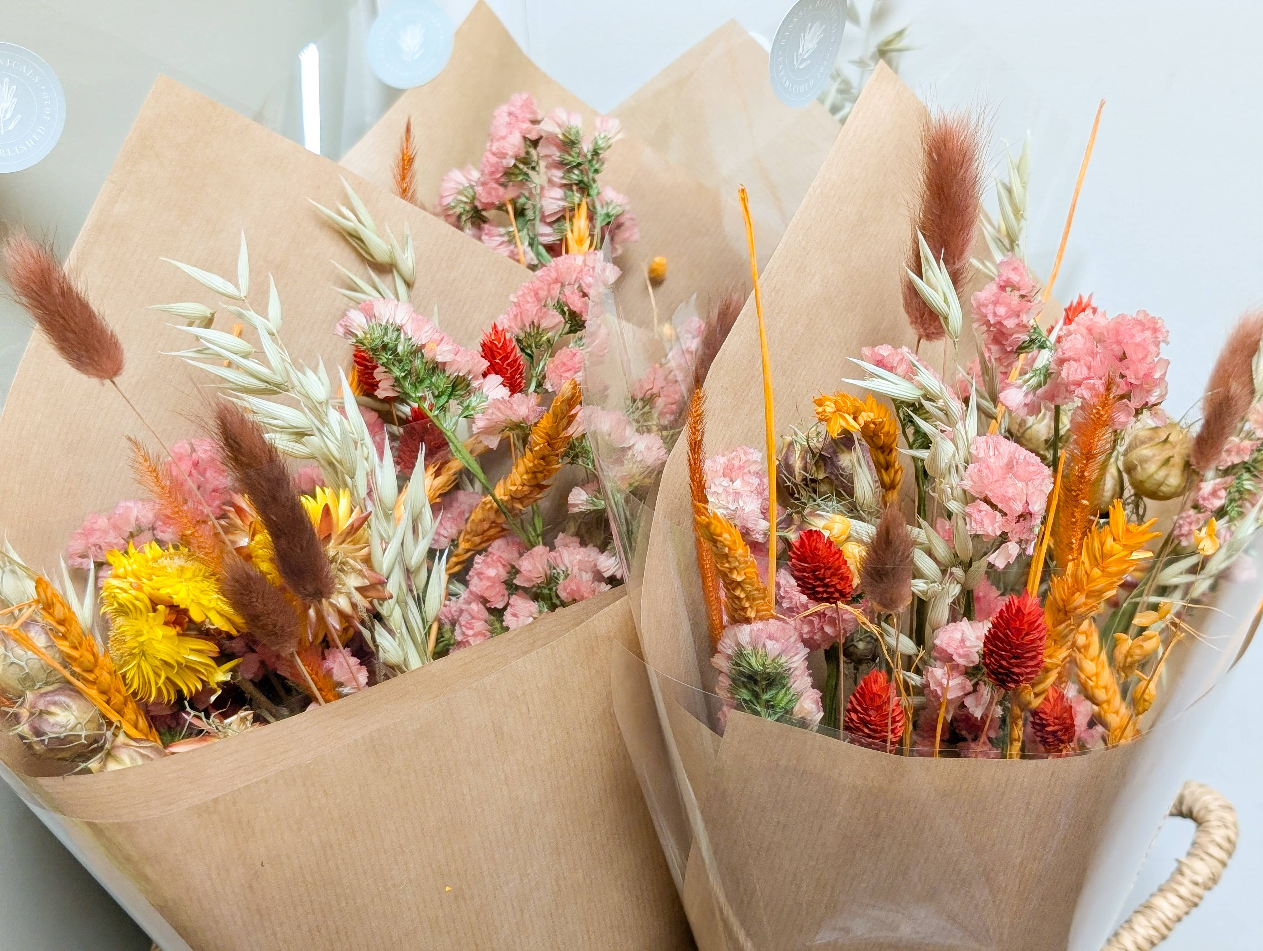 Banksia Botanicals – Engroshandel Tørrede/pressede blomster – Orange tørrede blomsterarrangementer3