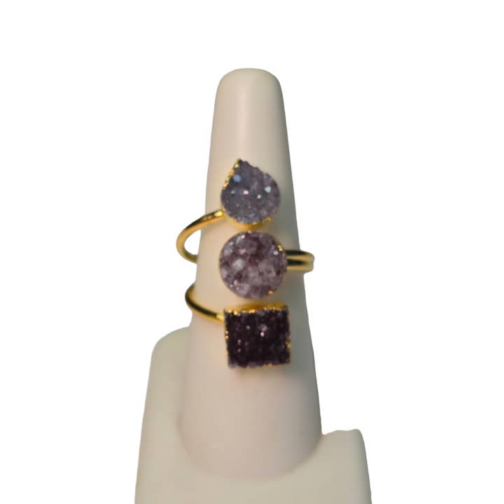 Fabulina Designs – Großhandel Mehrsteinige Ringe – Die Victoria Gold Triple Druzy Ring-Kollektion2