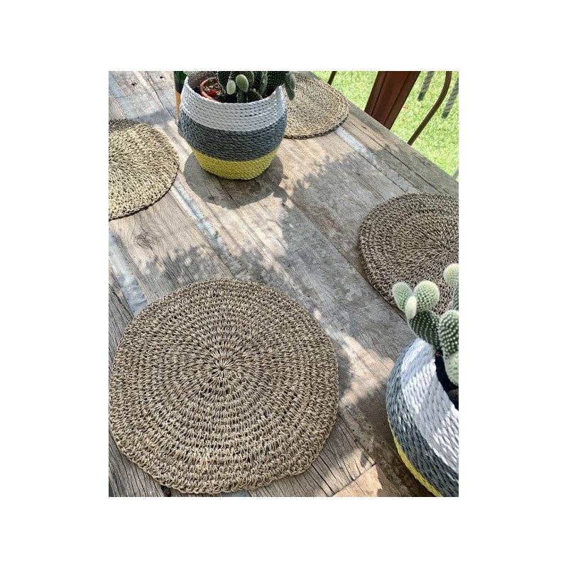 Paloma Black (Casa Natura Design, S.L.) - Vendita all'ingrosso Tovagliette - Sottopiatto Rotondo in Giacinto d'Acqua Naturale Intrecciato a Mano5