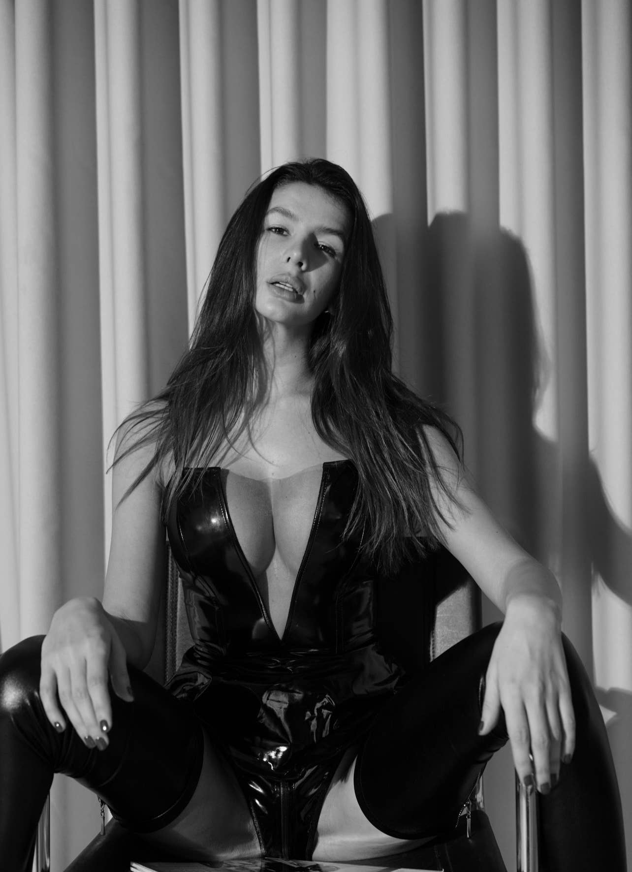 Devils Boutique - Wholesale Bodysuit - Dames - Fetish Rollenspel Zwart latex rompertje Hoge benen PVC Lichaamsseks15