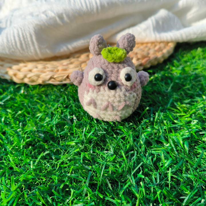 Anh2 LTD - Vente Breloque décorative pour voiture – unisexe - Pendentif de voiture en crochet Totoro, suspension de voiture en forme de chinchilla au crochet 3