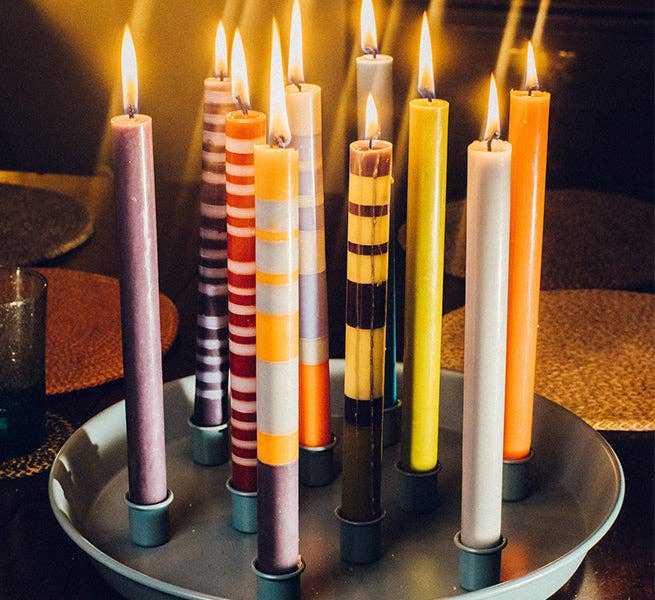 BRITISH COLOUR STANDARD - Europe - Vendita all'ingrosso Candele cilindriche/candelieri - Set misto di 6 candele da cena ecologiche a strisce variabili2