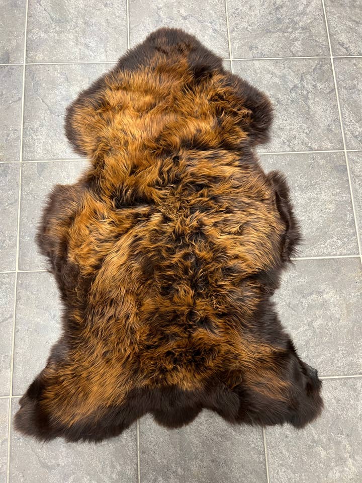 Pele de carneiro castanho ferrugem escuro por atacado de WeeSkins Holland