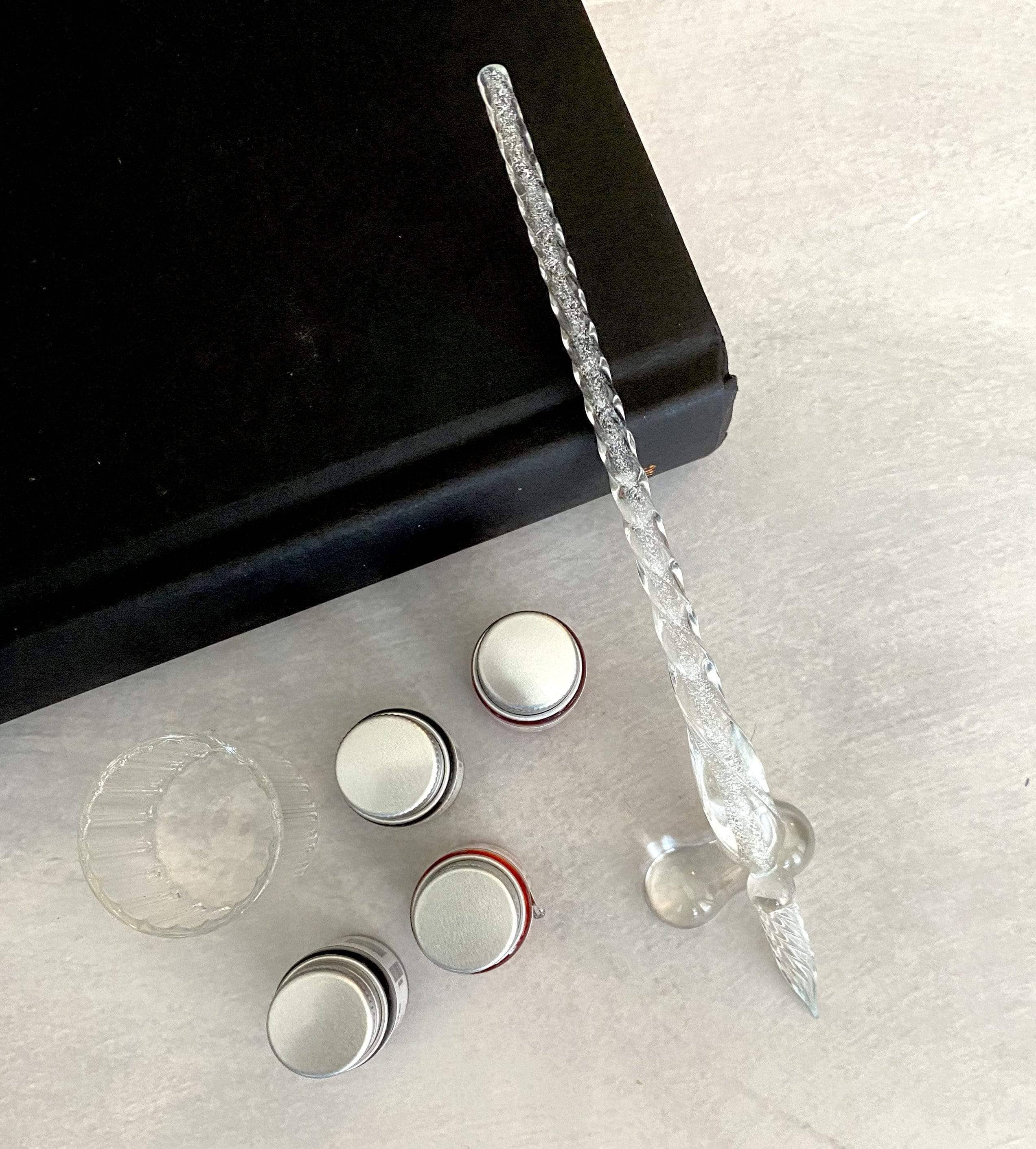 Soothi | Containers Of Creativity – Engroshandel Pen – Håndblæst glas dyppepen sæt – elegant kalligrafi og skrivning4