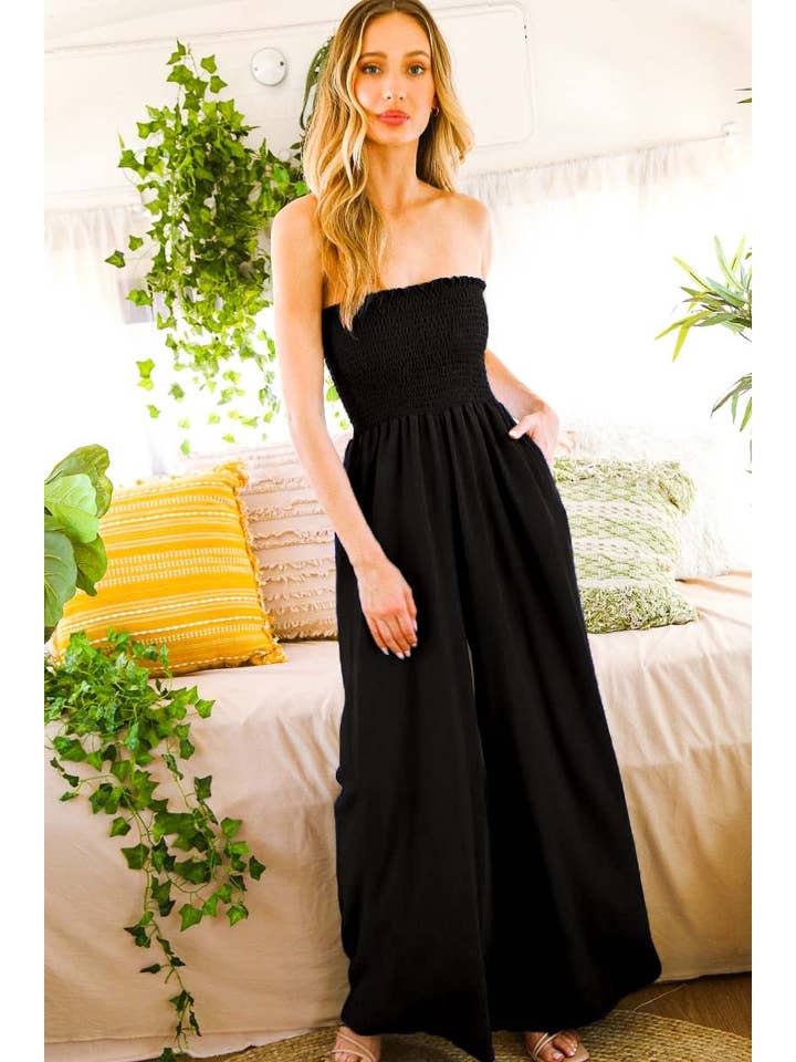 Vine & Love – Großhandel Jumpsuit – Damen – Lässiger trägerloser Tube-Smocked Jumpsuit mit weitem Bein VP605923