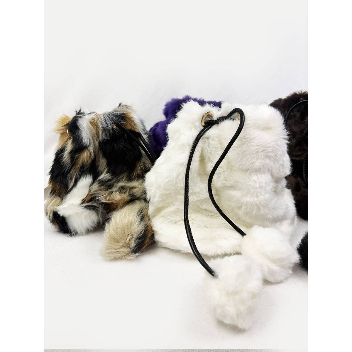 Love and Repeat – wholesale Drawstring bag – women's – Faux Fur Drawstring Bucket Bag9