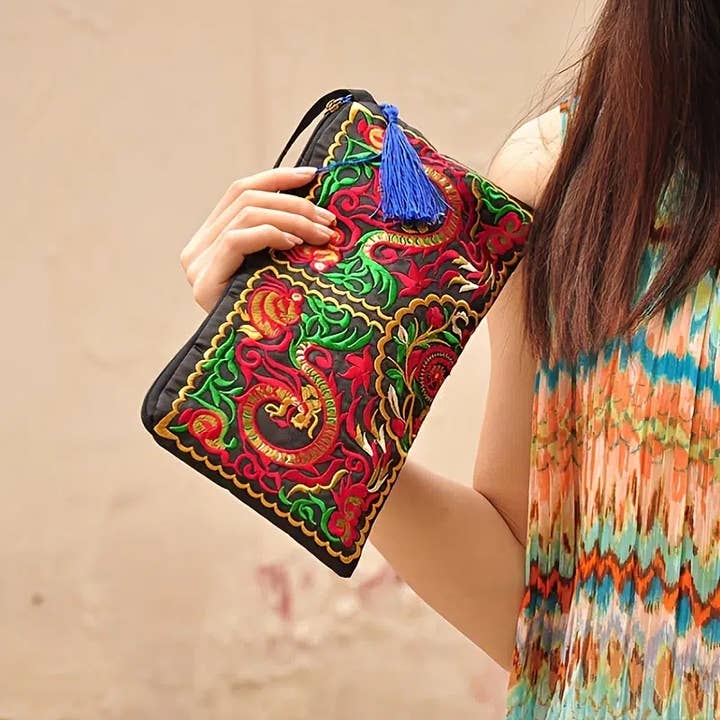 Magnifique Hearts - Wholesale Clutch Bag - Women's - Women's Embroidered Zip Clutch - Large Coin Purse Phone Case