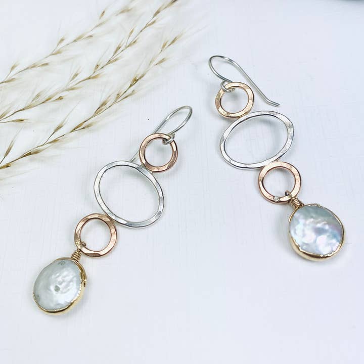 Laura J Designs - Wholesale Dangle Earrings - Pearl Drop Earrings0