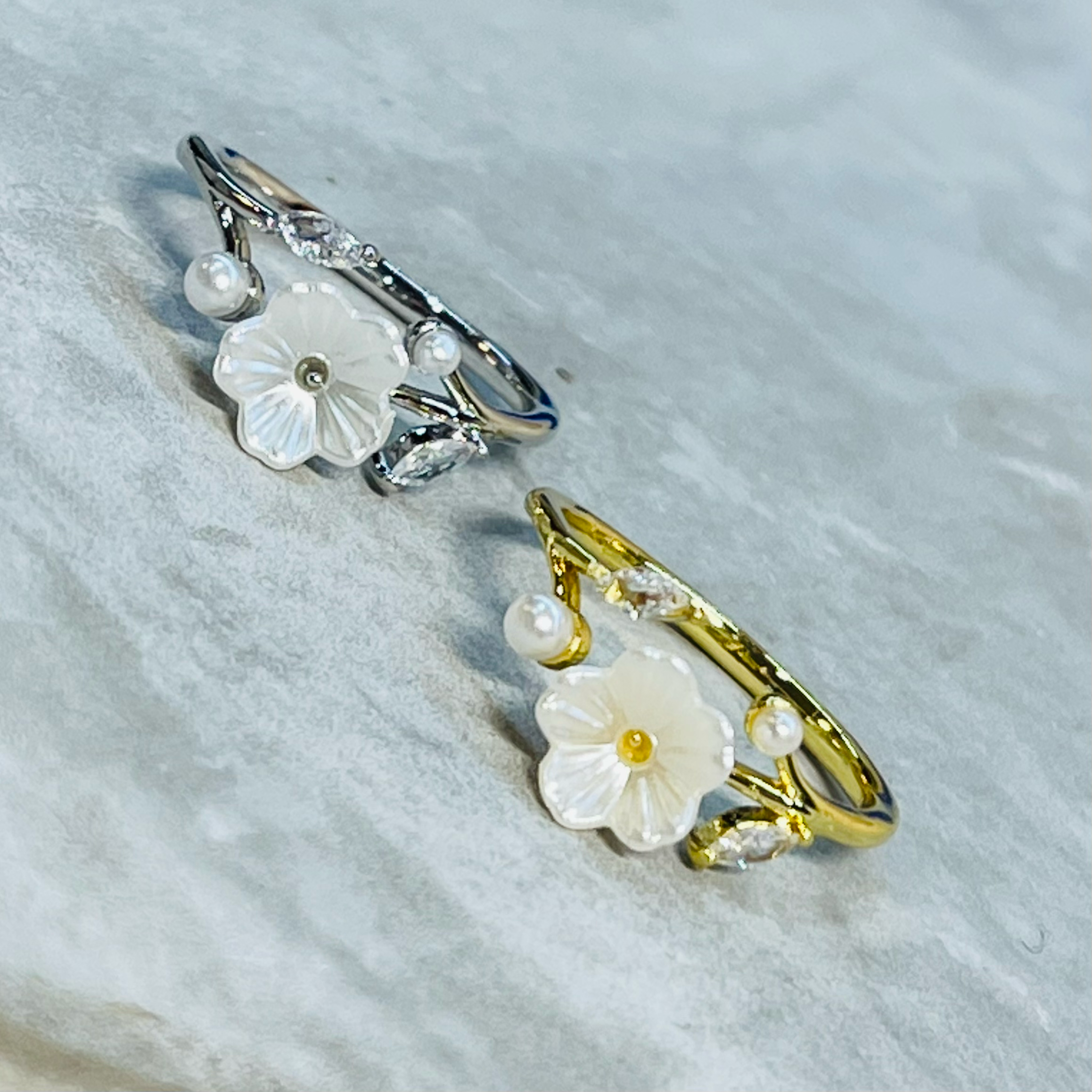 Loli - Wholesale Multi-Stone Ring - Minimal Daisy Adjustable Ring with Small Sparkling Stones10