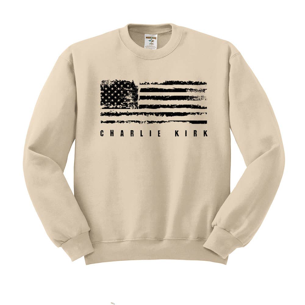 God And Glory Gifts – Camisola gráfica - Mulher por atacado – Camisola com Gola Redonda Charlie Kirk Bandeira Americana dos EUA Desgastada5