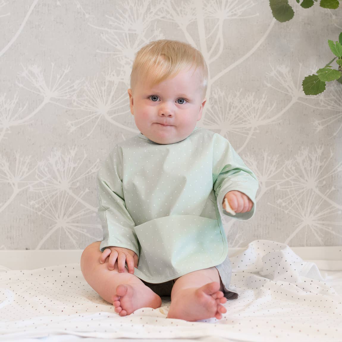 Summerville organic - Wholesale Bib - Baby - Organic Baby Bib With Sleeves Soft Mint Dotty1