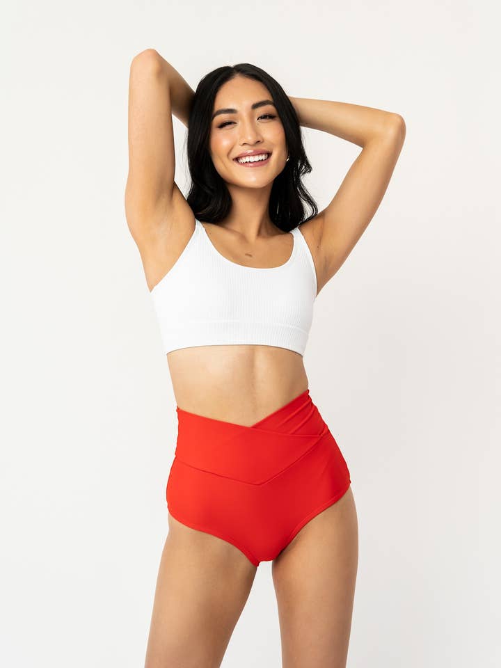Top de baño blanco con cuello redondo para venta al por mayor de Coral Reef Swim