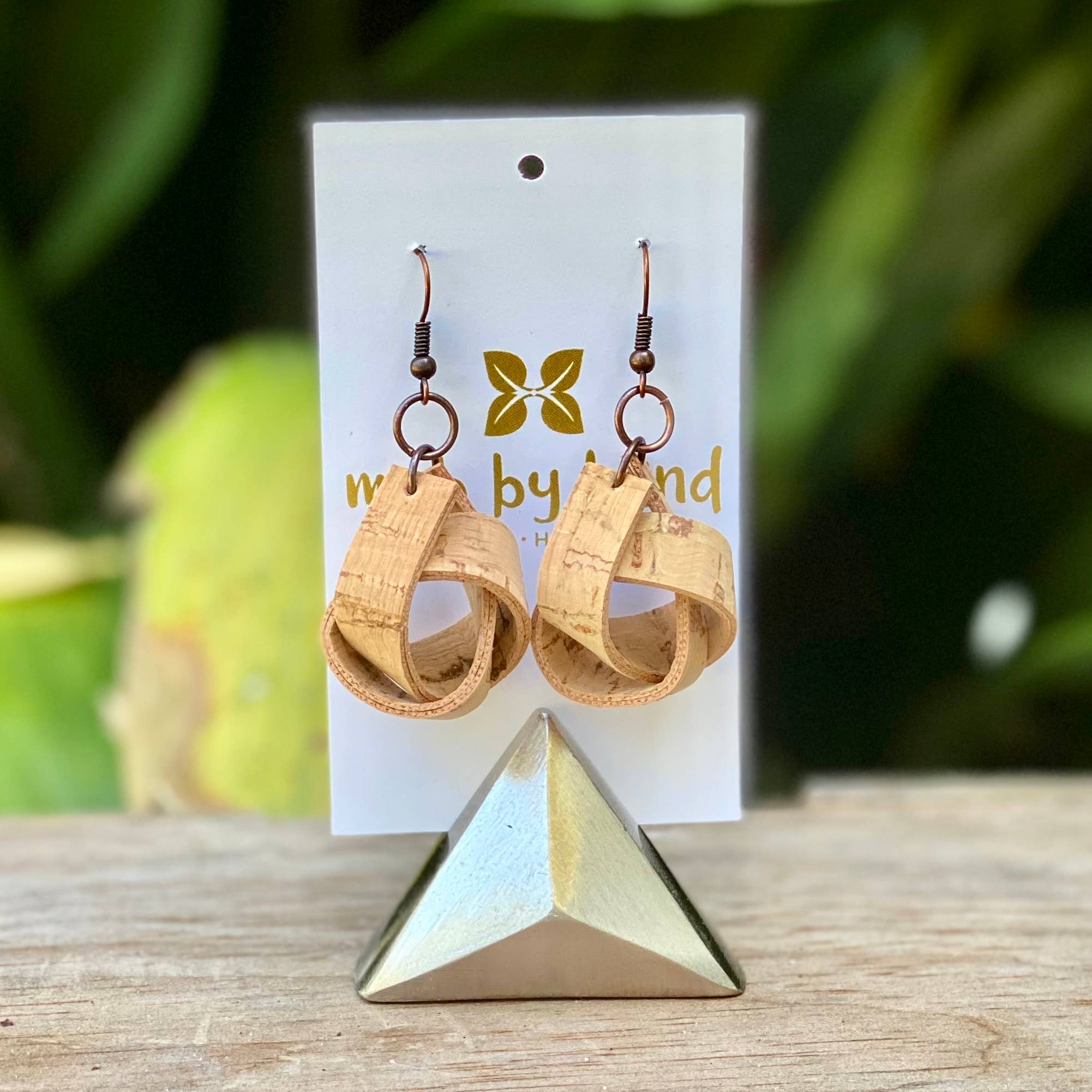 mmb by hand - Wholesale Hangende/ronde oorbellen - Duurzame oorbellen van kurk - grote knopen