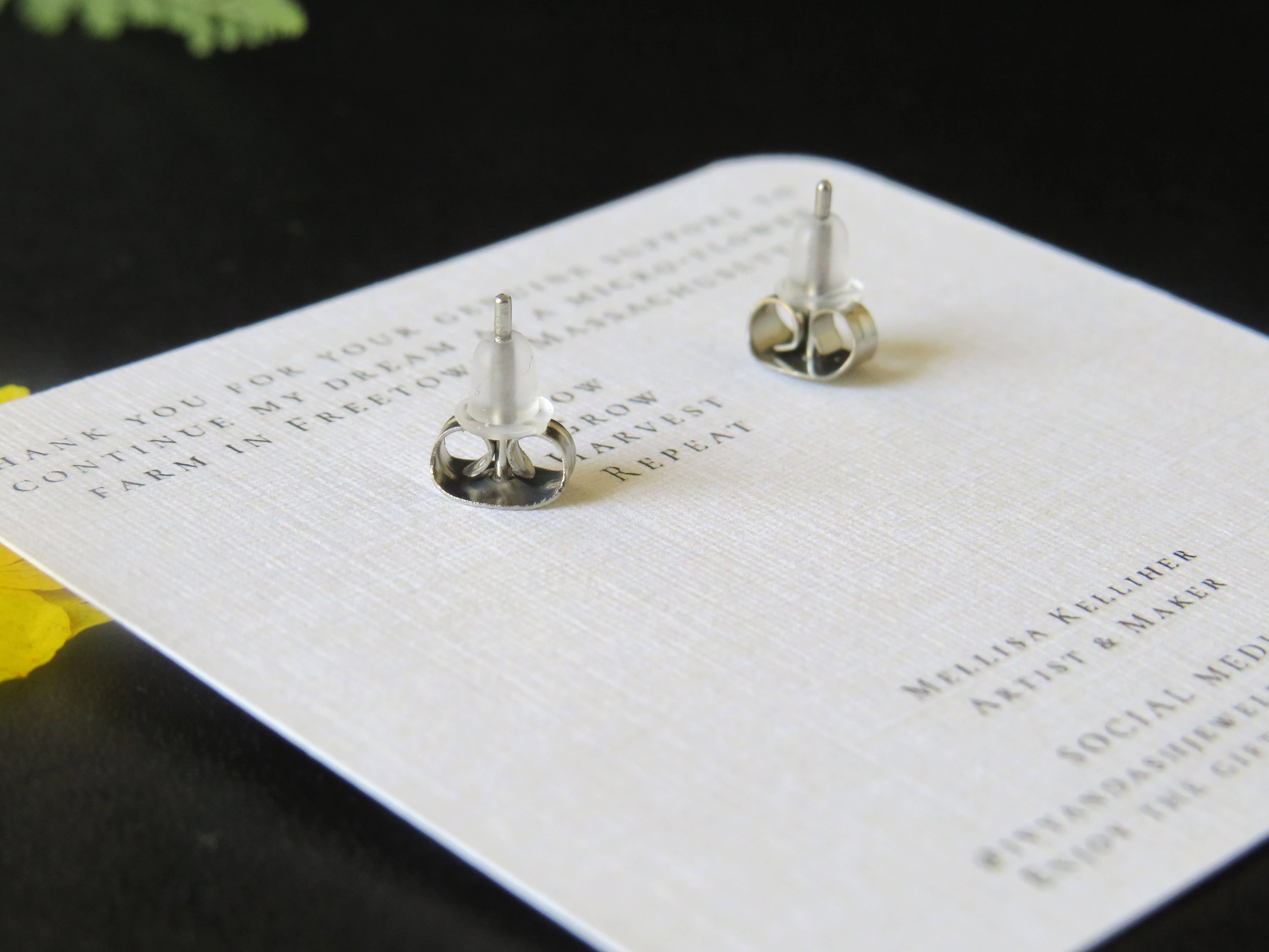 Ivy & Ash Boutique - Wholesale Stud/Post Earrings - Primary Colored Real Flower Stud Earring4