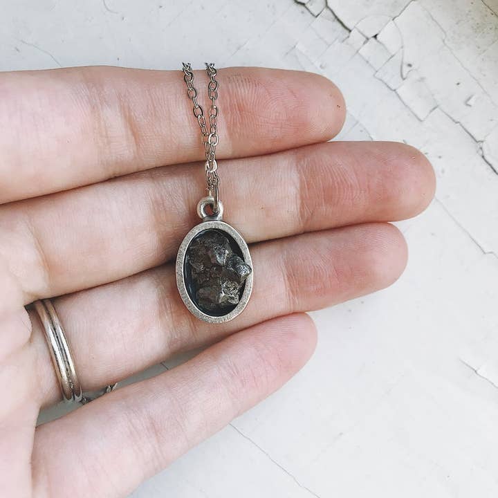 Yugen Handmade - Wholesale Pendant/Charm Necklace - Oval Pendant Necklace with Authentic Meteorite
