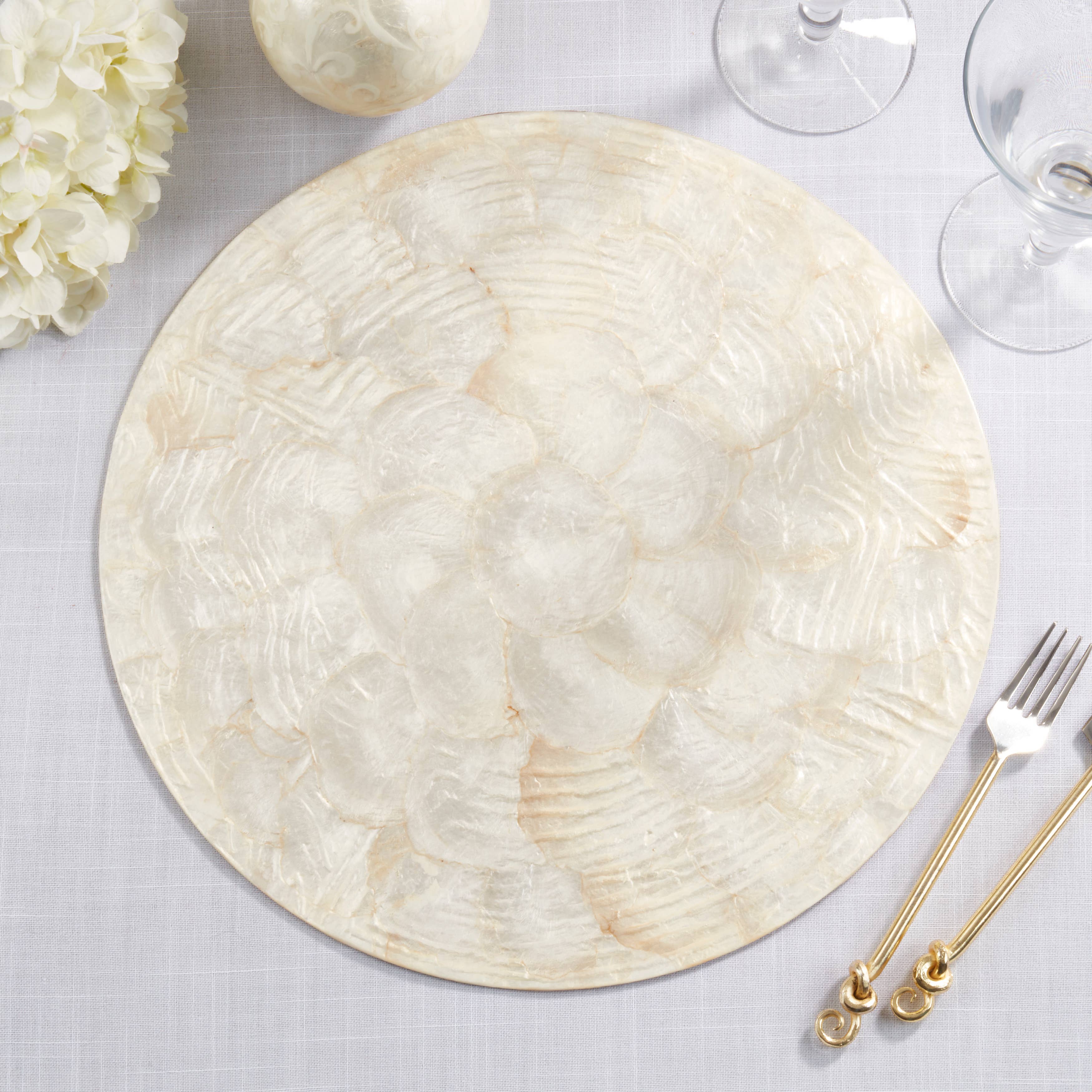 Ivory Wavy Capiz Shell Placemat for wholesale on Faire3