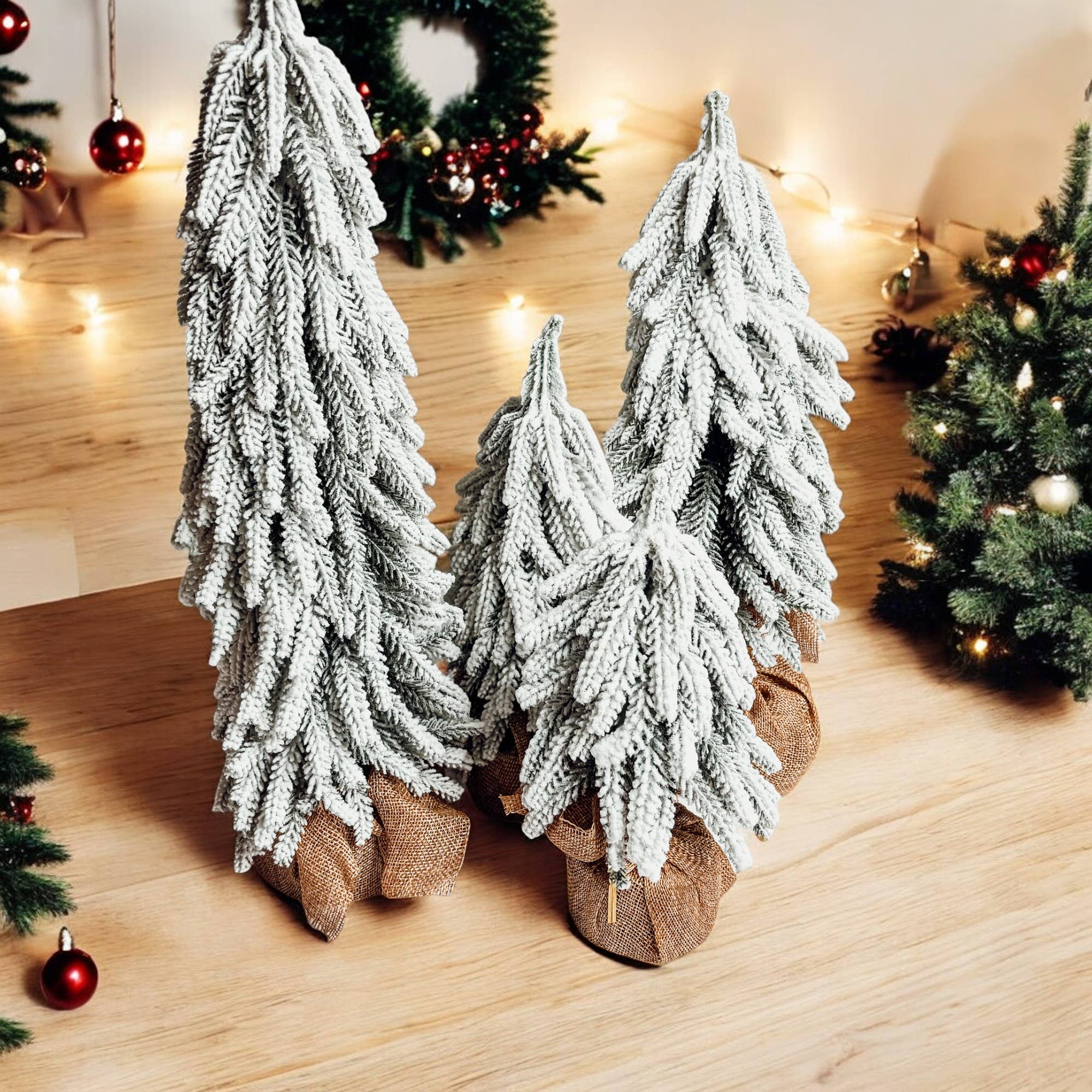Gia Roma - Wholesale Christmas Decoration - Snow Topped Christmas Trees With Wood & Jute Base, Holiday 17