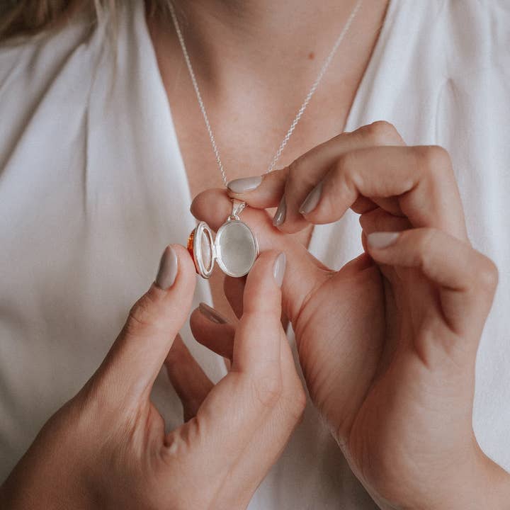 Marcin Waryszak - Wholesale Locket Necklace - Baltic Amber Locket Pendant Necklace Sterling Silver Locket1